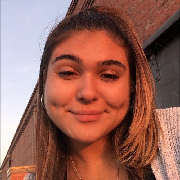 Meet your Posher, Ava - Picture 2 of 2